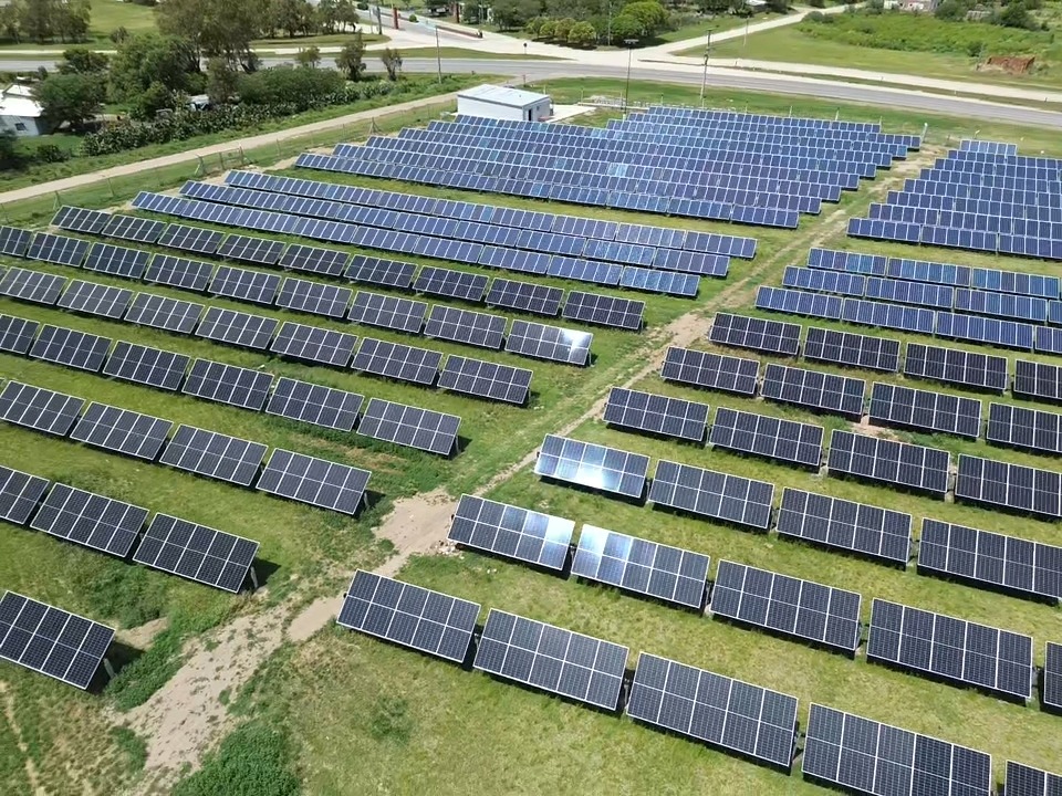 A wide field of solar panels by Eco Green Energy in Argentina as part of a solar project